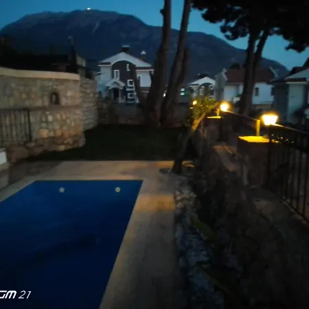 Nyaraló Stone